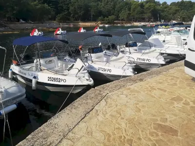 rent-a-boat-porec-25